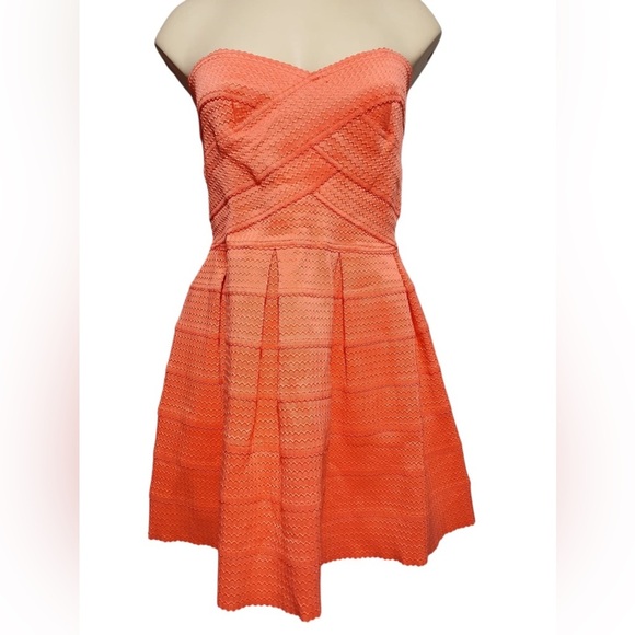 Sans Souci Strapless Coral Dress - Picture 8 of 12